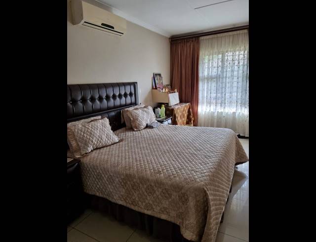 6 BEDROOM HOUSE FOR SALE IN ARBORETUM